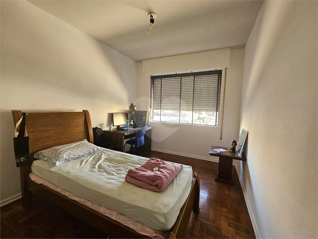 APARTAMENTO em PINHEIROS
