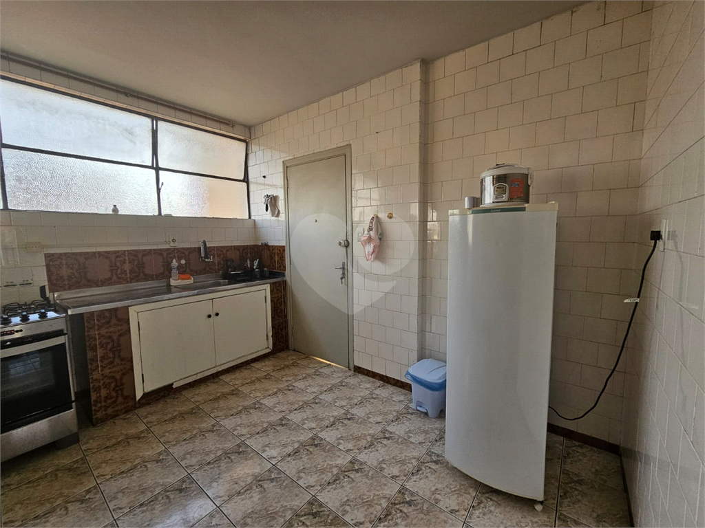 APARTAMENTO em PINHEIROS