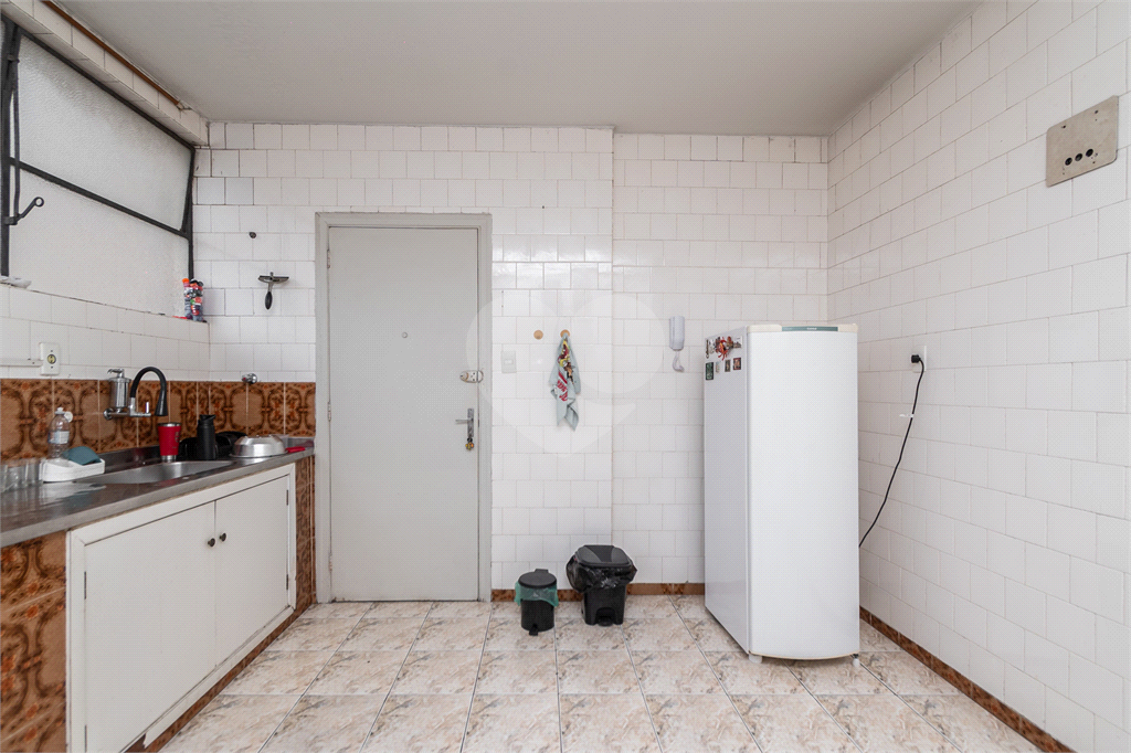 APARTAMENTO em PINHEIROS