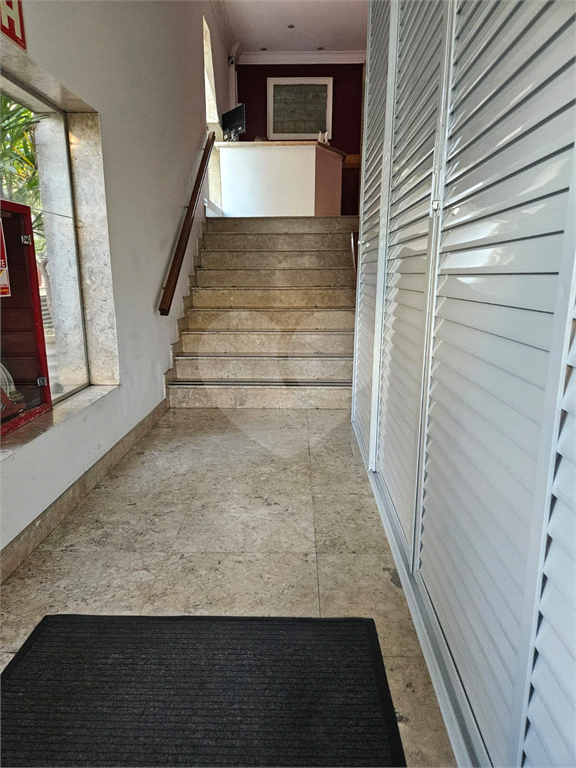 APARTAMENTO em PINHEIROS