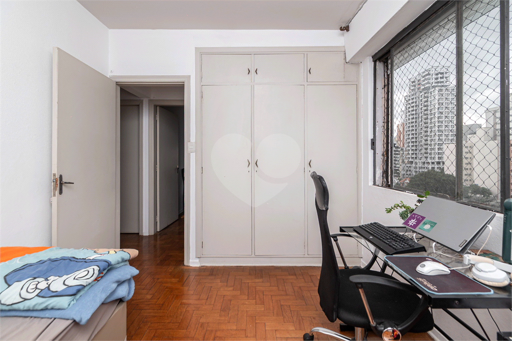 APARTAMENTO em PINHEIROS