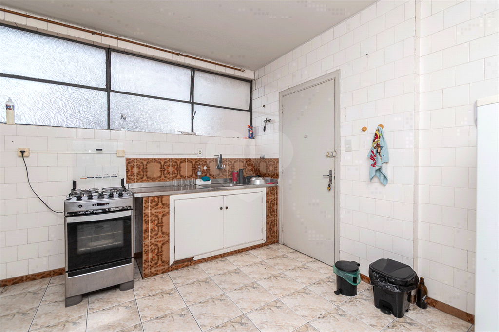 APARTAMENTO em PINHEIROS