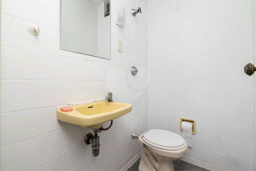APARTAMENTO em PINHEIROS