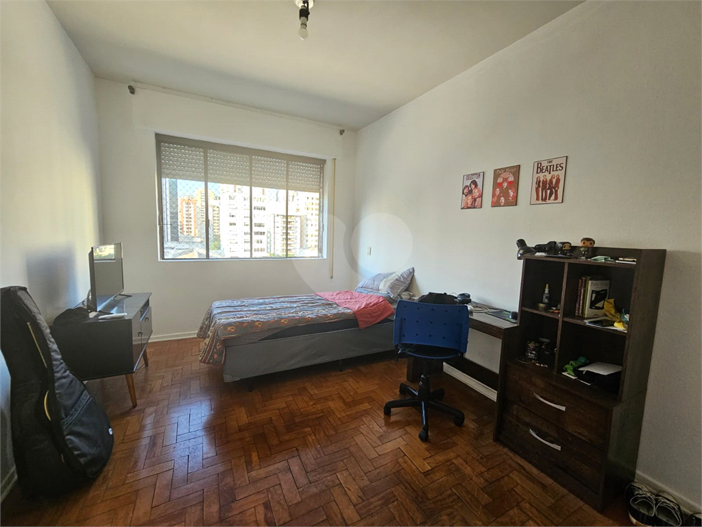 APARTAMENTO em PINHEIROS