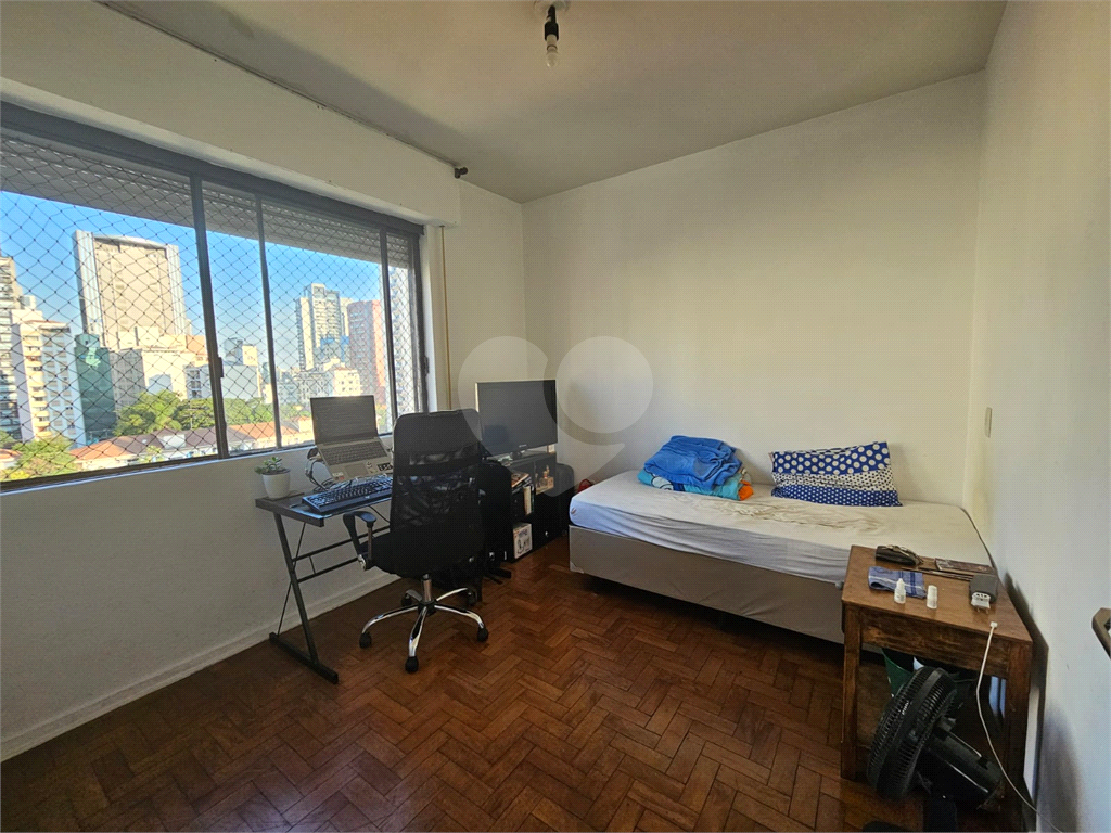 APARTAMENTO em PINHEIROS