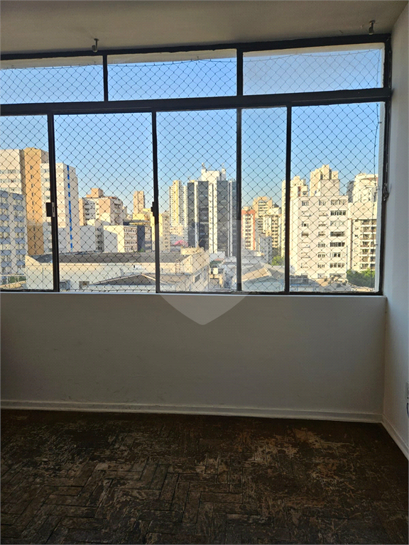 APARTAMENTO em PINHEIROS