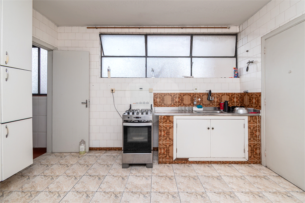 APARTAMENTO em PINHEIROS