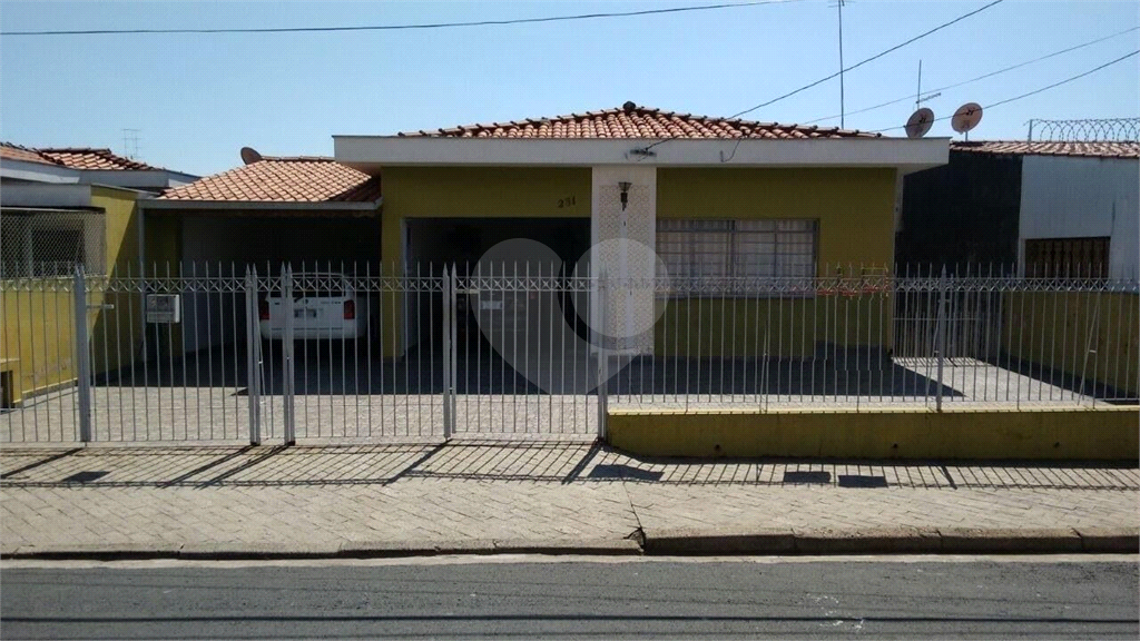 Casa à venda com 3 quartos, 155m² - Foto 1