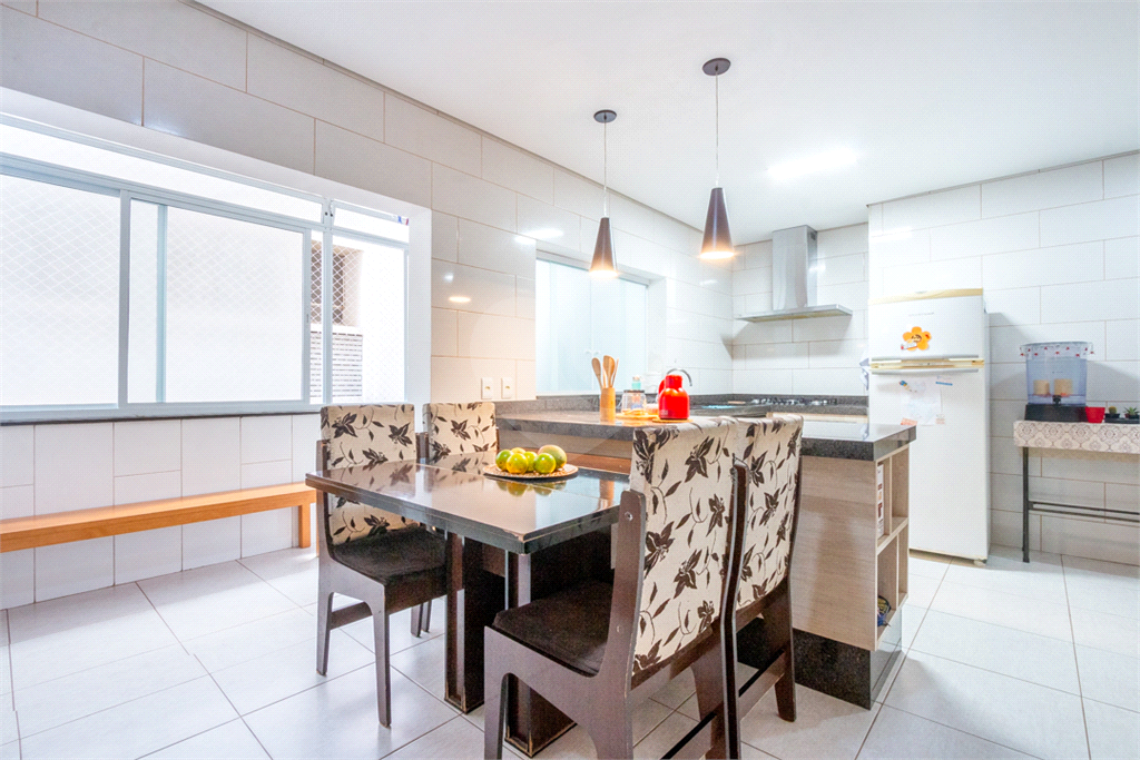 Apartamento reformado a venda em Higienopolis 14m com 3 quartos