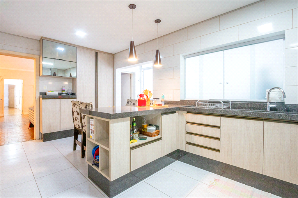 Apartamento reformado a venda em Higienopolis 14m com 3 quartos