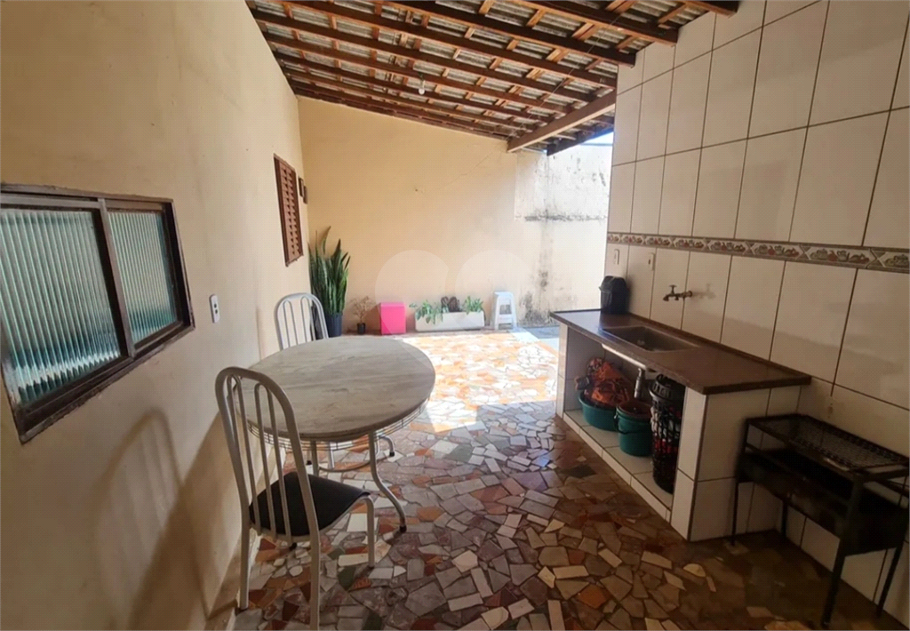 Casa à venda com 4 quartos, 137m² - Foto 18