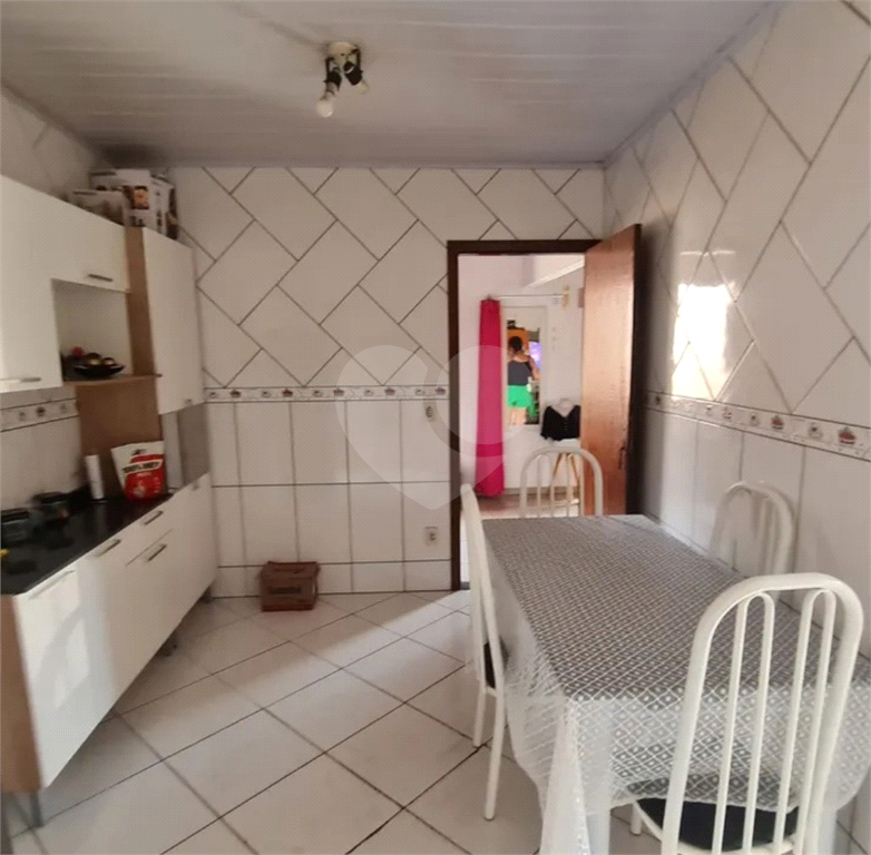 Casa à venda com 4 quartos, 137m² - Foto 3