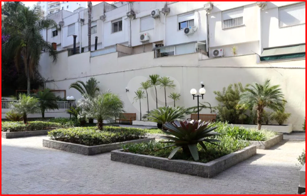 APARTAMENTO em REAL PARQUE