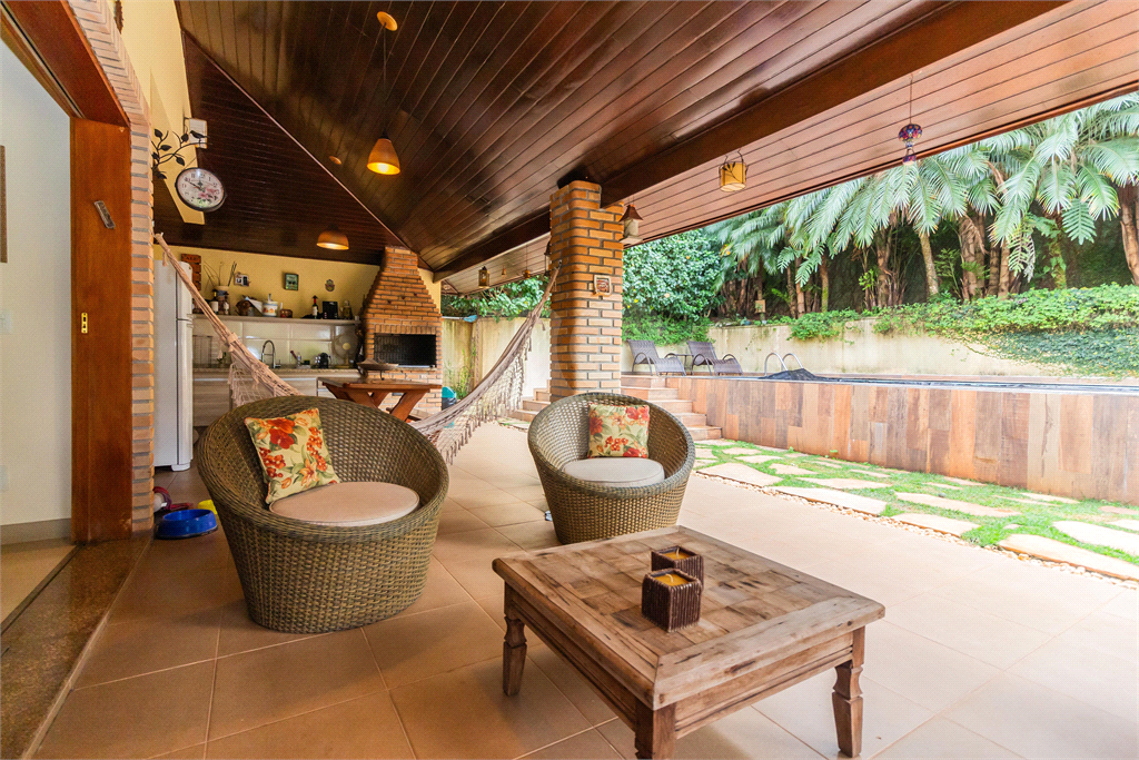 CASA EM CONDOMÍNIO À VENDA COM 4 QUARTOS - PISCINA - 4 VAGAS EM NOVA HIGIENÓPOLIS  - JANDIRA