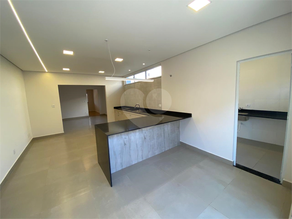 Casa à venda com 3 quartos, 225m² - Foto 4