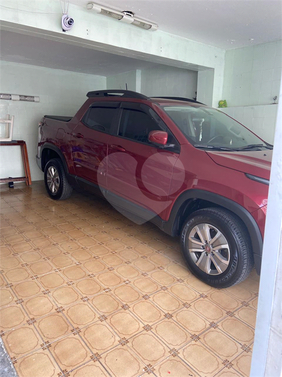 Casa à venda em Santo André, na Vila Suíça, 2 dormitórios (1 suíte), 2 vagas, quintal, churrasqueira