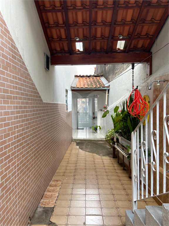 Casa à venda em Santo André, na Vila Suíça, 2 dormitórios (1 suíte), 2 vagas, quintal, churrasqueira