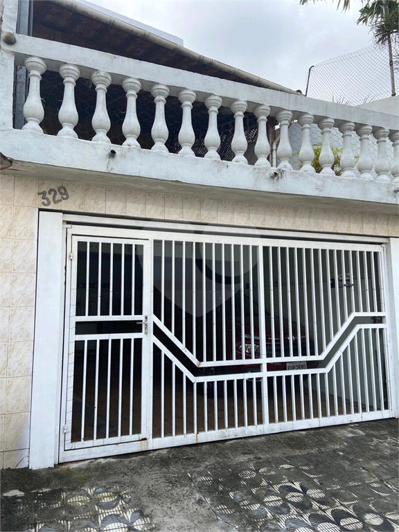 Casa à venda em Santo André, na Vila Suíça, 2 dormitórios (1 suíte), 2 vagas, quintal, churrasqueira