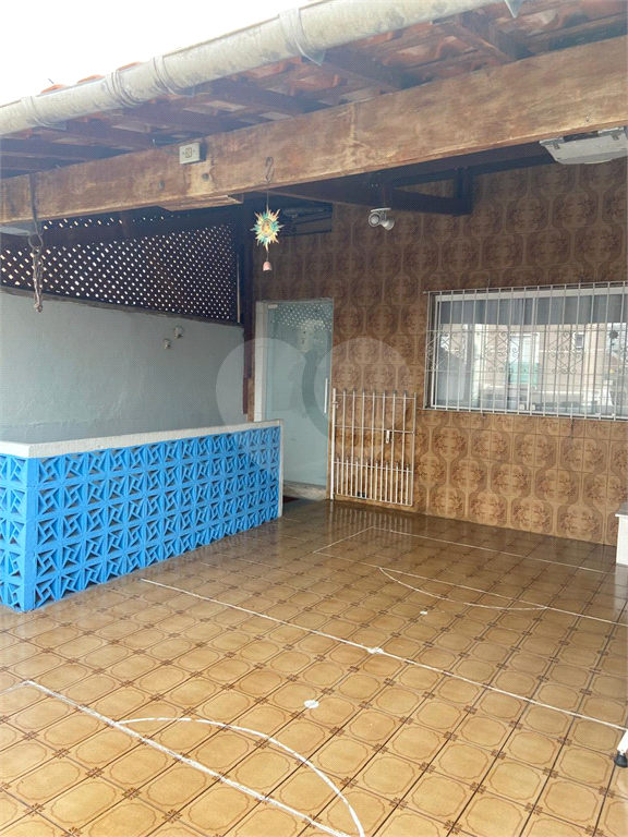 Casa à venda em Santo André, na Vila Suíça, 2 dormitórios (1 suíte), 2 vagas, quintal, churrasqueira