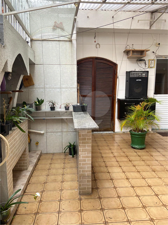 Casa à venda em Santo André, na Vila Suíça, 2 dormitórios (1 suíte), 2 vagas, quintal, churrasqueira