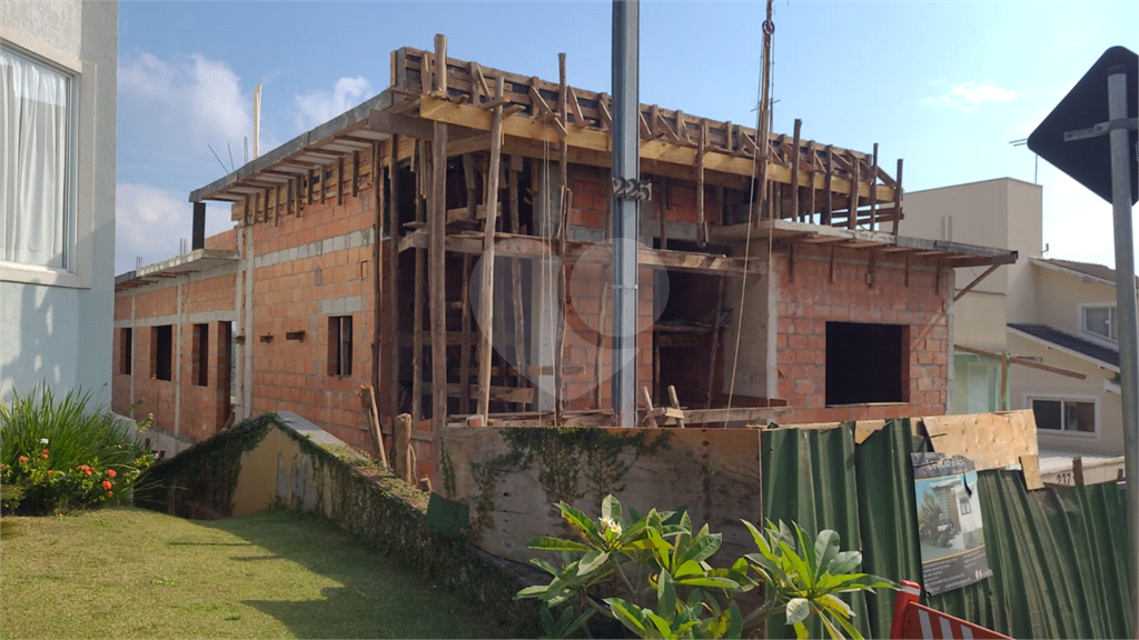 Casa nova em  Alphaville