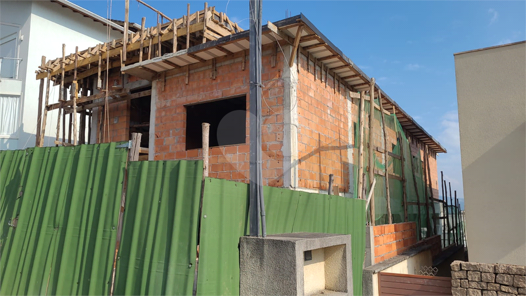 Casa nova em  Alphaville