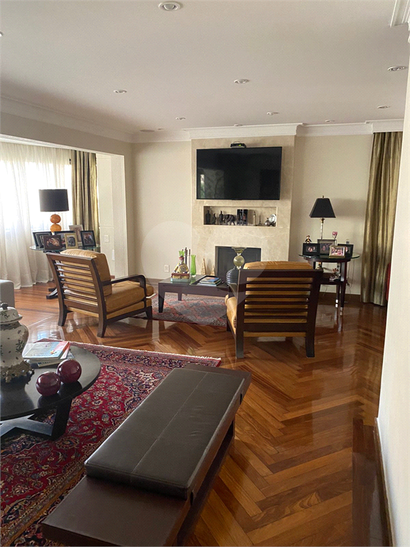 Apartamento amplo à venda na Região do Morumbi