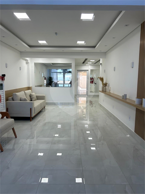 Apartamento na Praia Grande frente praia com Varanda Gourmet