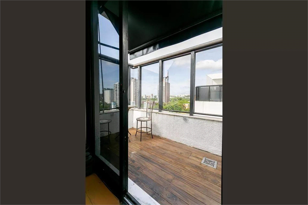 Apartamento para locação em Pinheiros  com 176m², 3 quartos e 2 vagas 