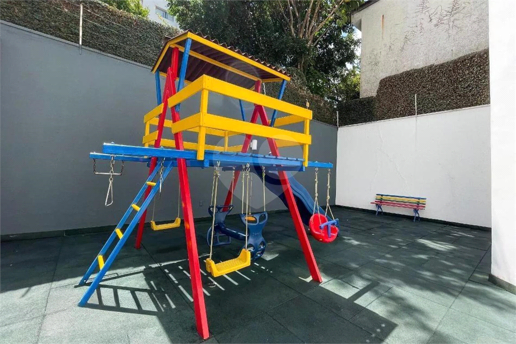 Apartamento para locação em Pinheiros  com 176m², 3 quartos e 2 vagas 