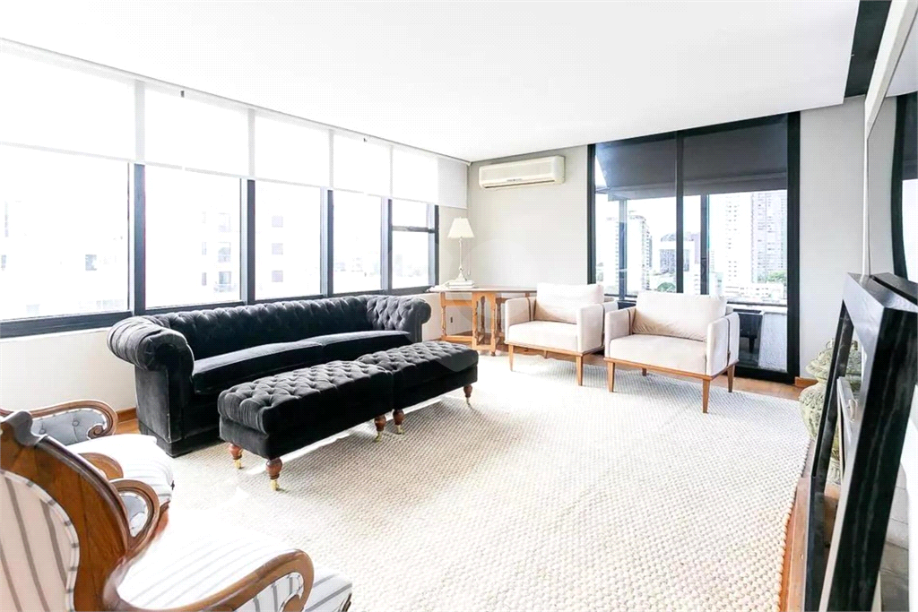 Apartamento para locação em Pinheiros  com 176m², 3 quartos e 2 vagas 