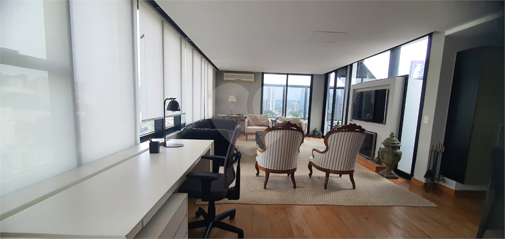 Apartamento para locação em Pinheiros  com 176m², 3 quartos e 2 vagas 