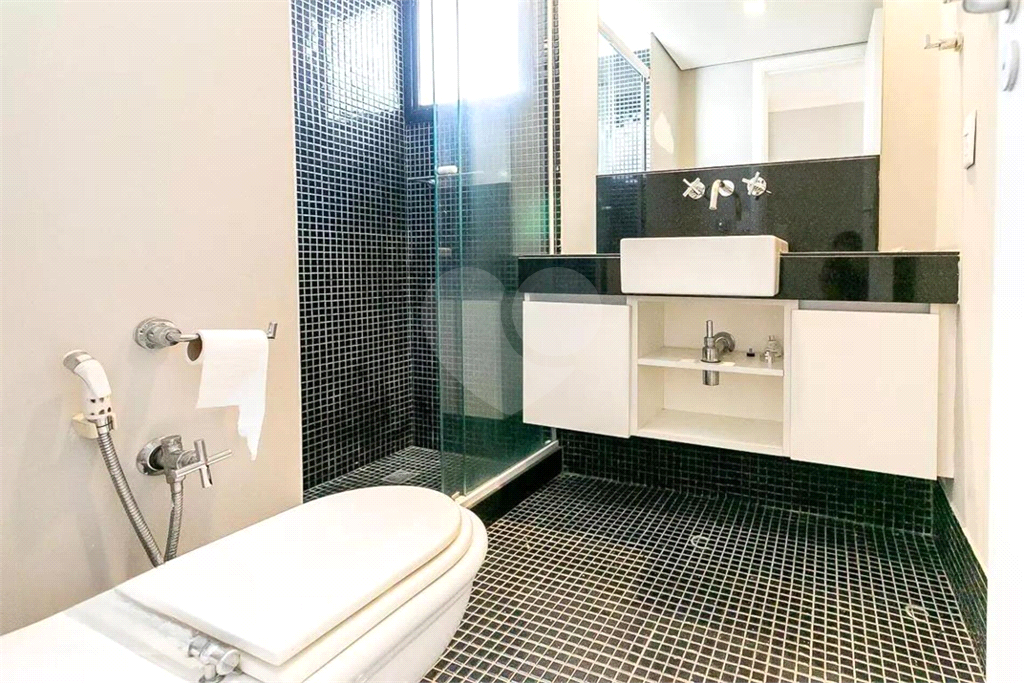 Apartamento para locação em Pinheiros  com 176m², 3 quartos e 2 vagas 