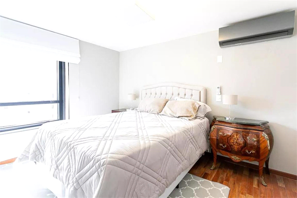 Apartamento para locação em Pinheiros  com 176m², 3 quartos e 2 vagas 