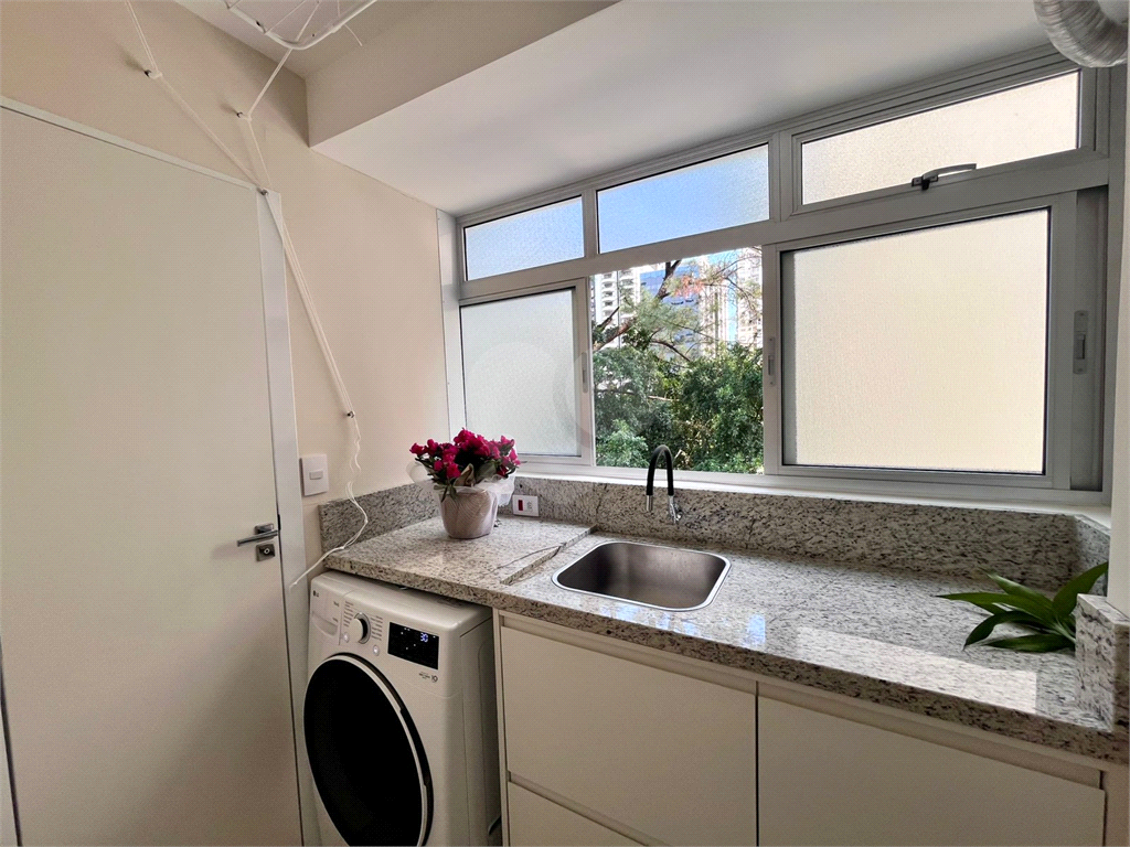 Apartamento de 3 Dormitórios sendo 1 Suíte na Vila Nova Conceição
