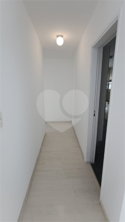 Apartamento de 100m², localizado no bairro Pompéia, com 2 dormitórios, sendo 1 suíte, e ar