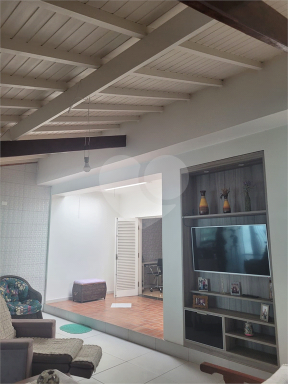 
Ótima Oportunidade: Casa com 2 Dormitórios à Venda em Localização Privilegiada