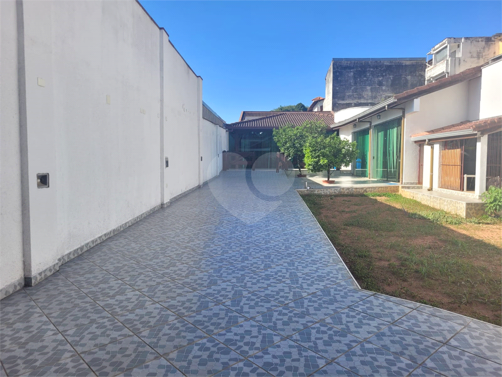 
Ótima Oportunidade: Casa com 2 Dormitórios à Venda em Localização Privilegiada