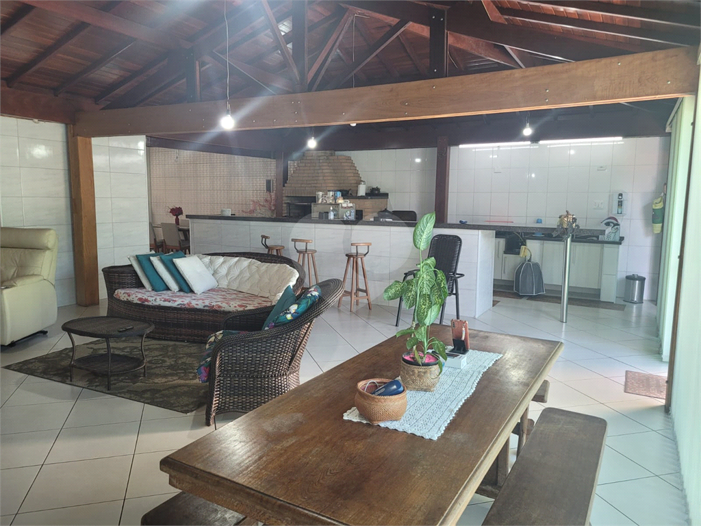 
Ótima Oportunidade: Casa com 2 Dormitórios à Venda em Localização Privilegiada