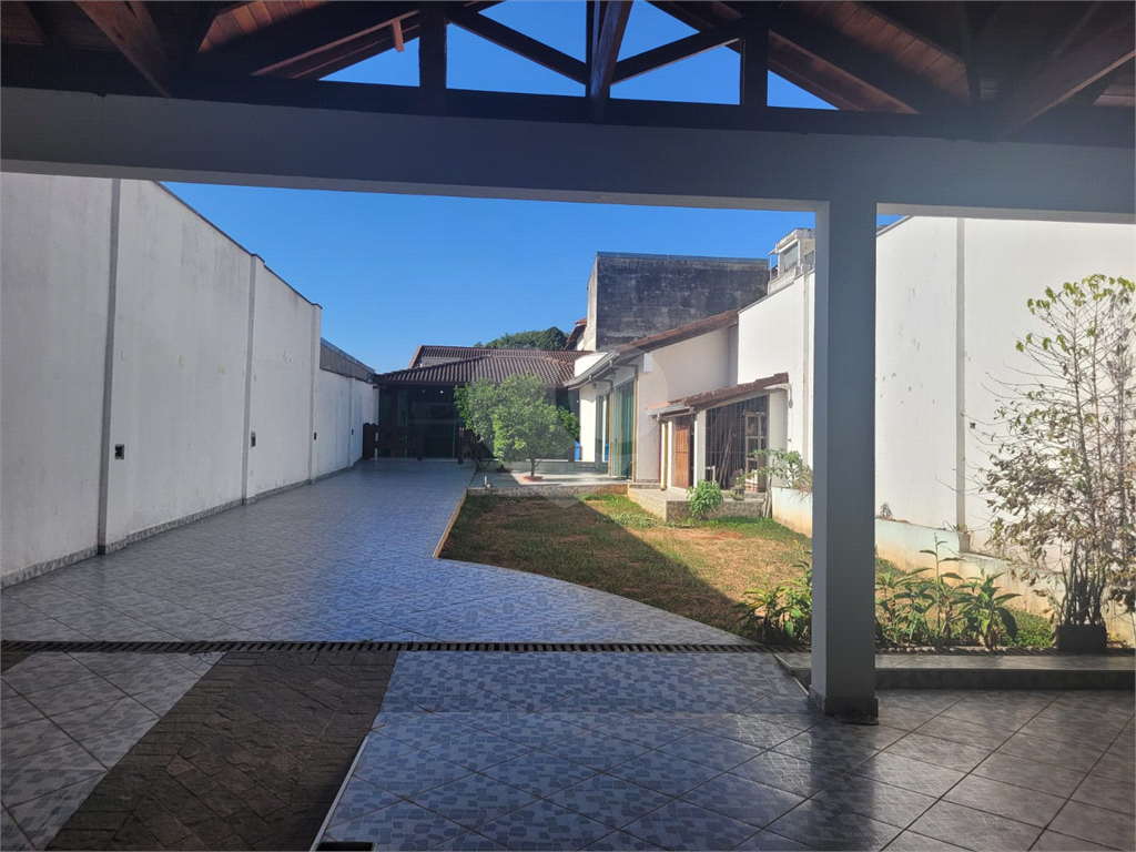 
Ótima Oportunidade: Casa com 2 Dormitórios à Venda em Localização Privilegiada