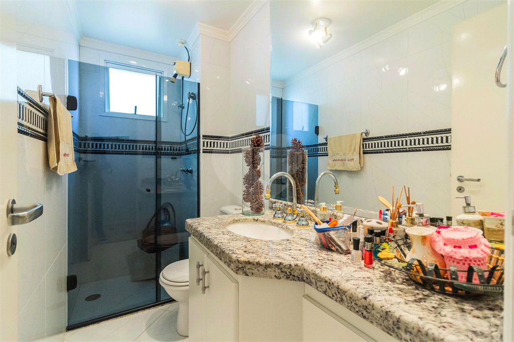 APARTAMENTO em VILA ROMANA