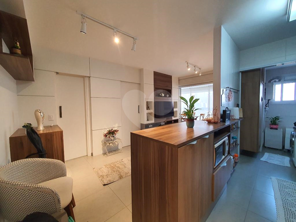 APARTAMENTO em ANÁLIA FRANCO