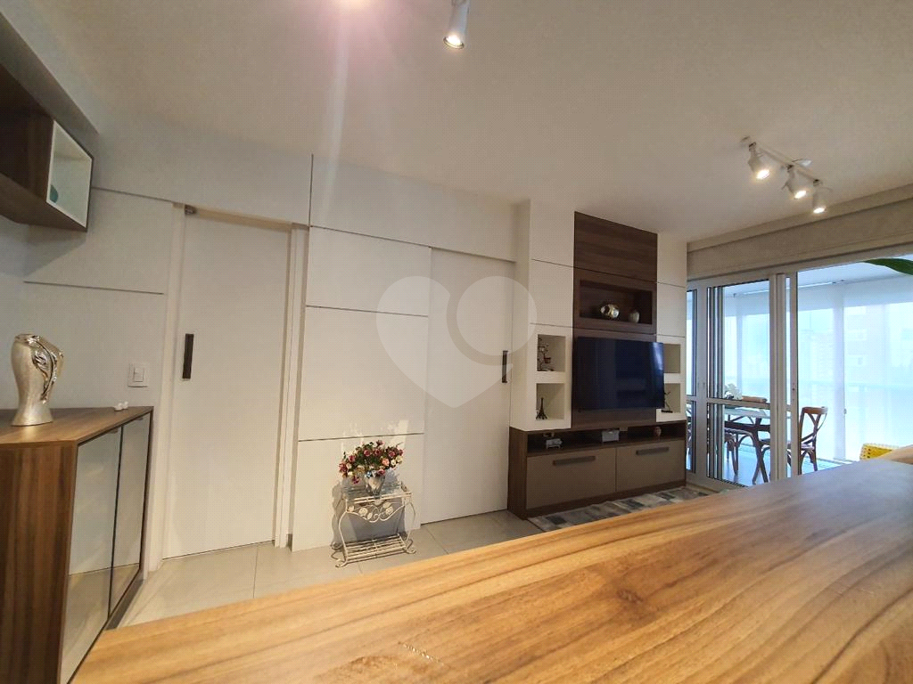 APARTAMENTO em ANÁLIA FRANCO