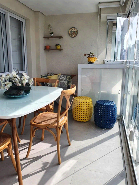 APARTAMENTO em ANÁLIA FRANCO