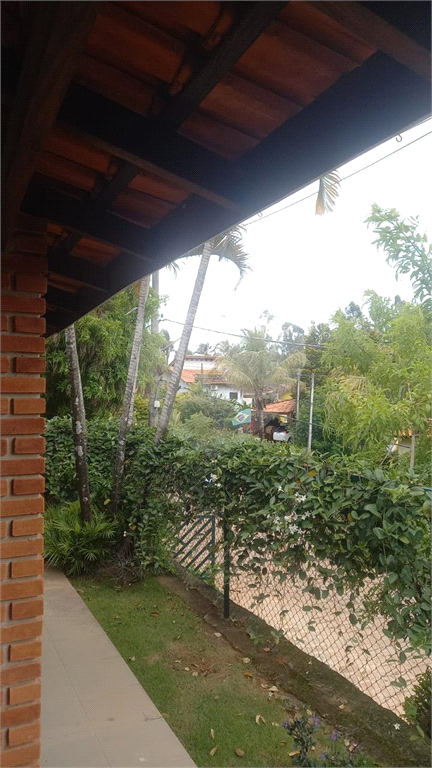 Oportunidade!!! Casa térrea em condômino fechado com 3 dormitórios e 4 vagas de garagem 
