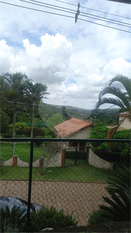 Oportunidade!!! Casa térrea em condômino fechado com 3 dormitórios e 4 vagas de garagem 