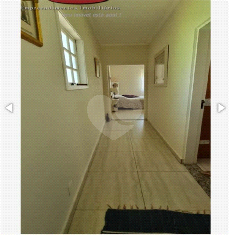 Oportunidade!!! Casa térrea em condômino fechado com 3 dormitórios e 4 vagas de garagem 
