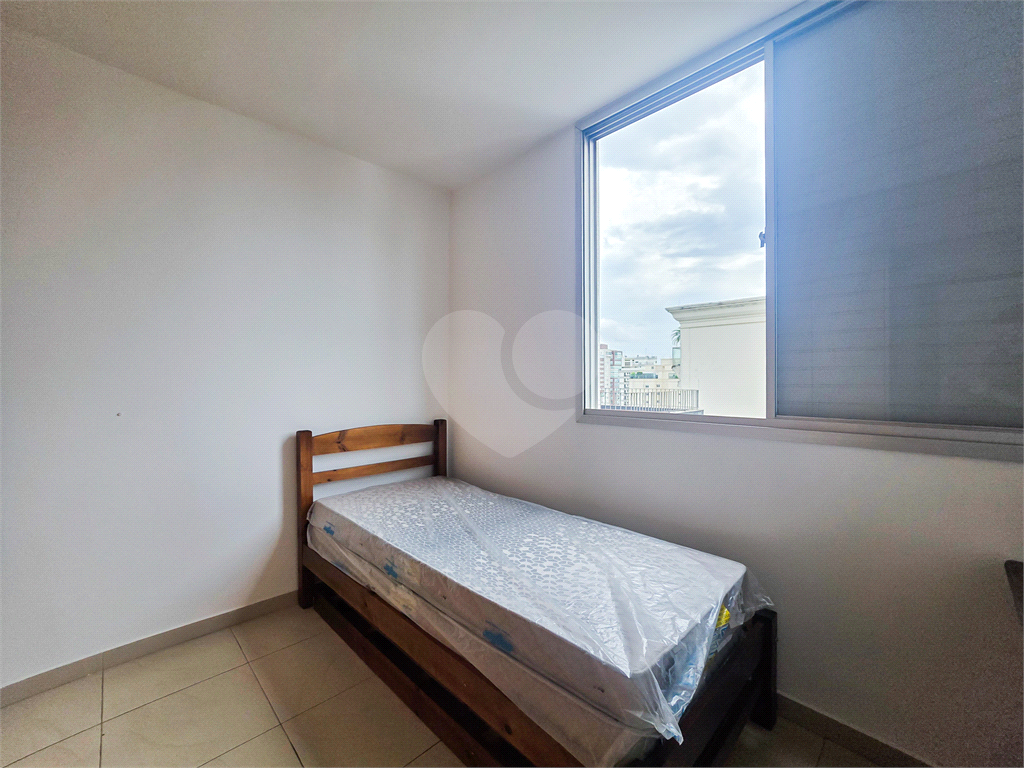 Apartamento no bairro do Paraiso com 2 dormitórios, 1 suíte, varanda e 1 vaga