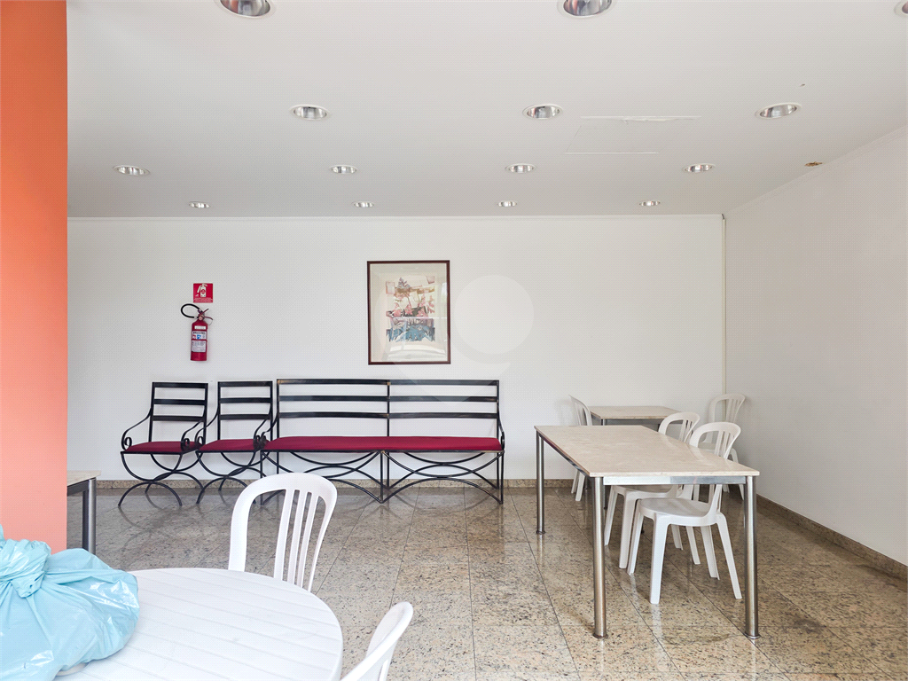 Apartamento no bairro do Paraiso com 2 dormitórios, 1 suíte, varanda e 1 vaga