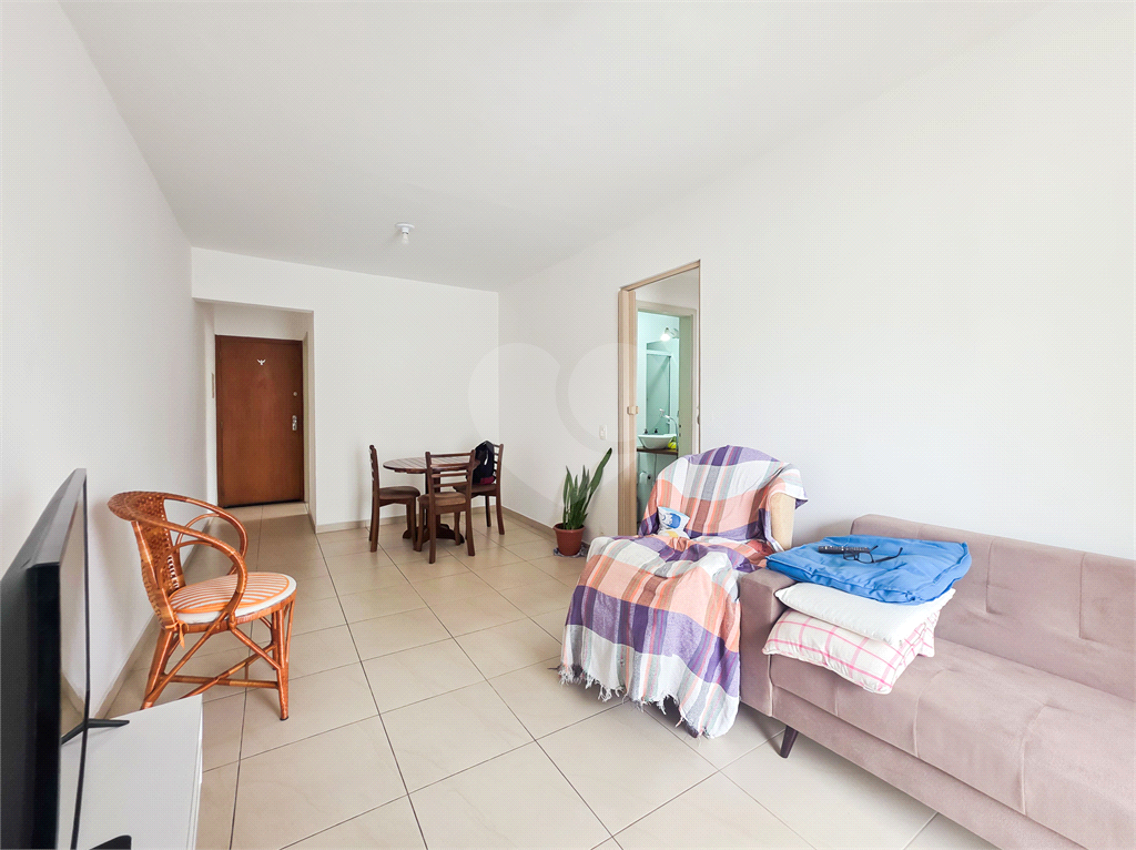 Apartamento no bairro do Paraiso com 2 dormitórios, 1 suíte, varanda e 1 vaga